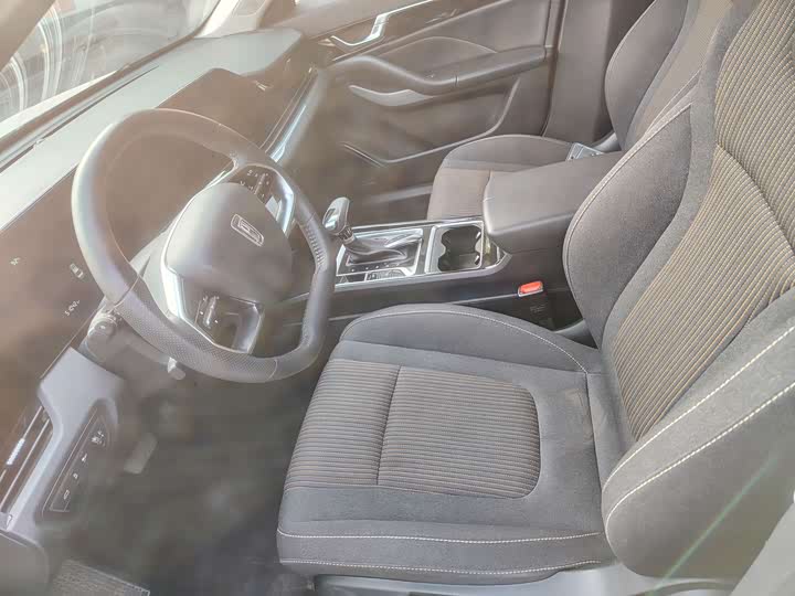 Фото 4 - Bestune B70