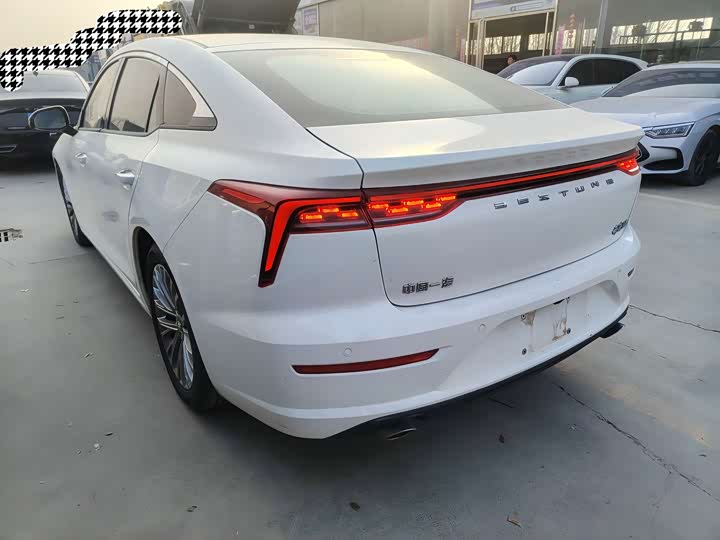 Фото 8 - Bestune B70