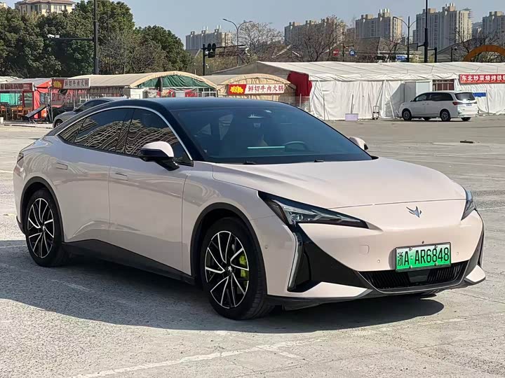 Фото 2 - BAIC Arcfox Alpha S5