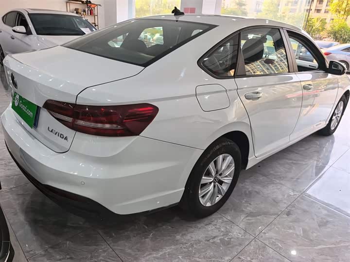 Фото 7 - Volkswagen Lavida