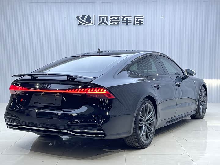 Фото 5 - Audi A7