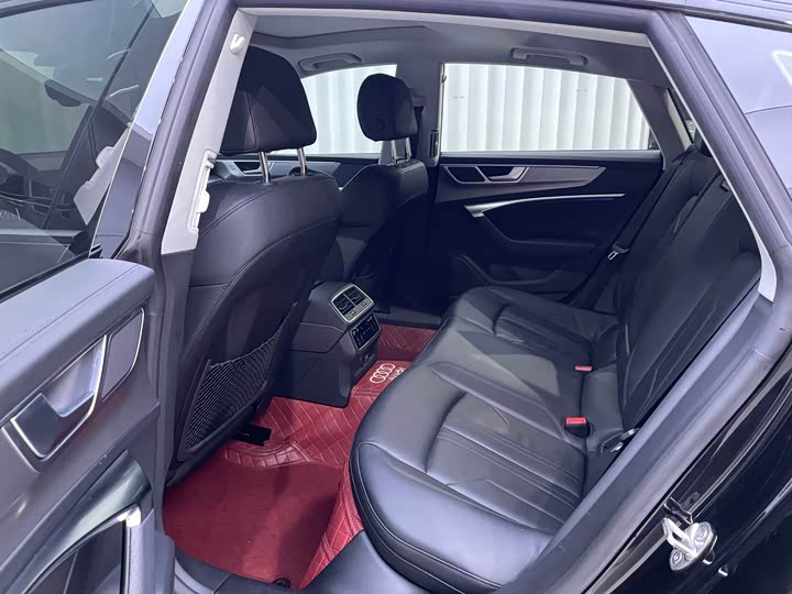 Фото 7 - Audi A7