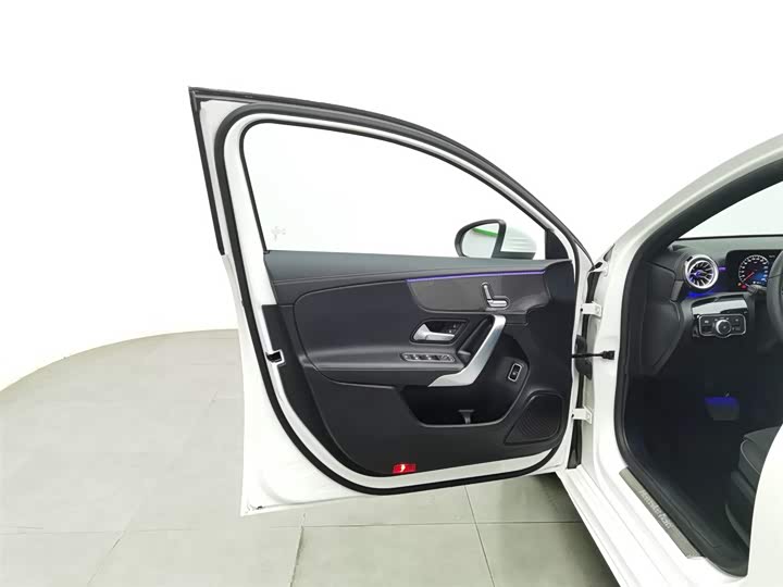 Фото 8 - Mercedes-Benz A-Class