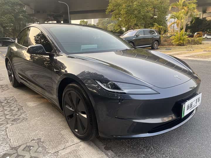 Фото 5 - Tesla Model 3