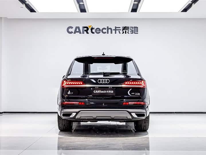 Фото 6 - Audi Q7