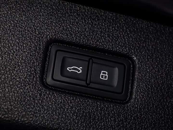 Фото 8 - Audi Q7