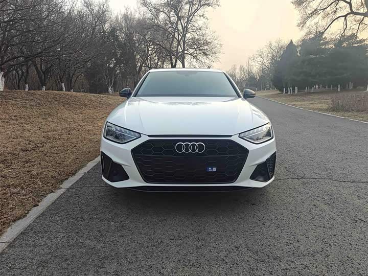 Фото 2 - Audi A4L