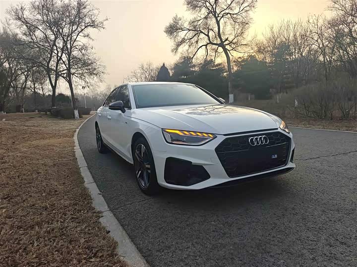 Фото 3 - Audi A4L