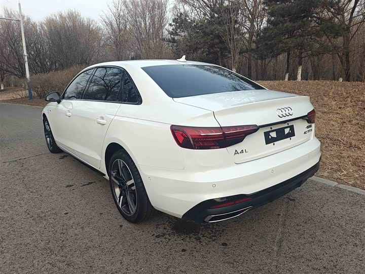 Фото 6 - Audi A4L