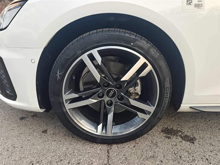 Фото 9 - Audi A4L