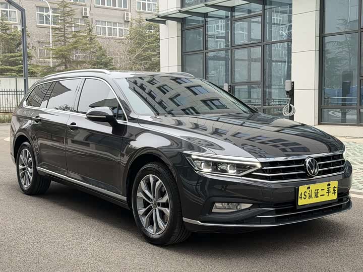 Фото 2 - Volkswagen Passat Variant