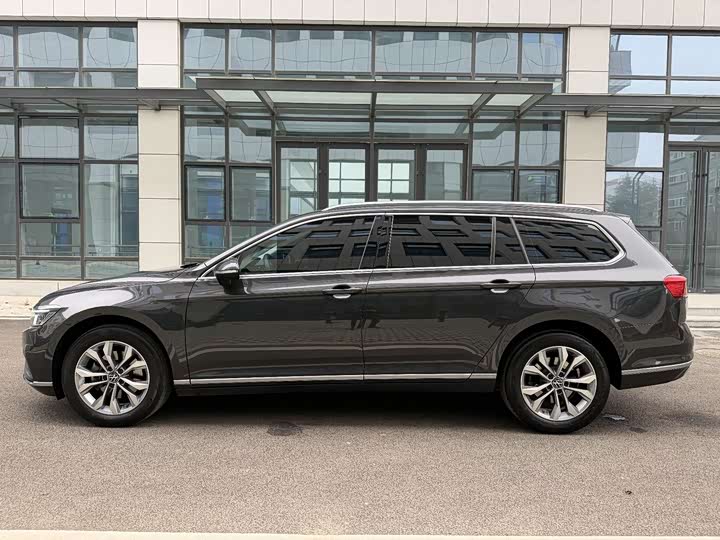 Фото 4 - Volkswagen Passat Variant