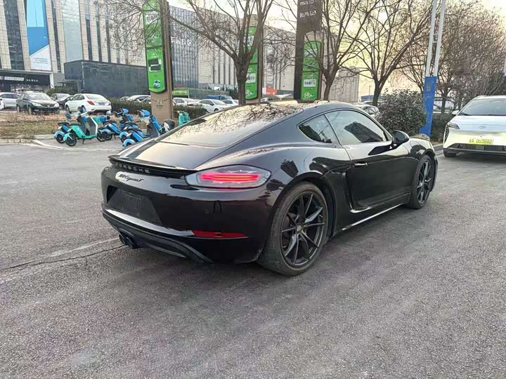 Фото 4 - Porsche 718