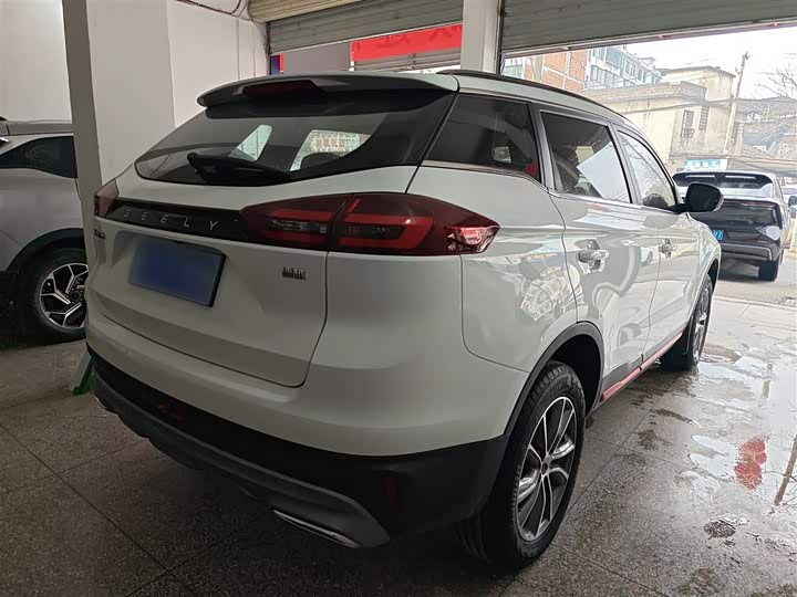 Фото 7 - Geely Atlas