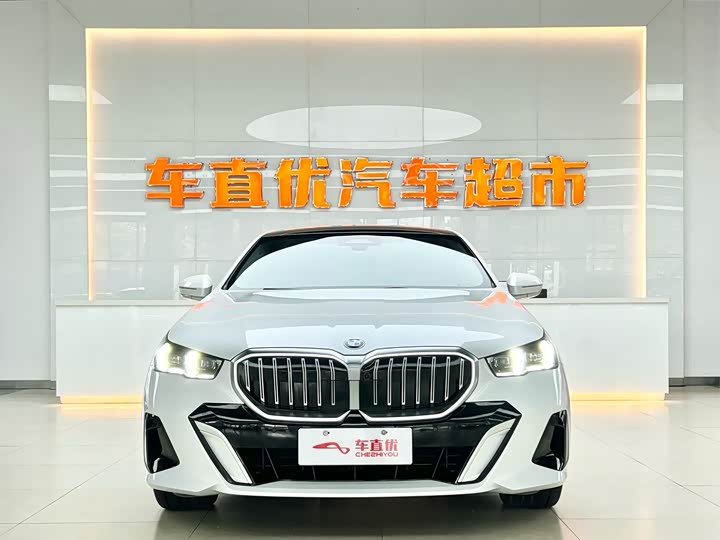 Фото 3 - BMW 5 Series