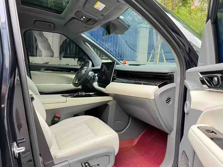 Фото 5 - Zeekr 009