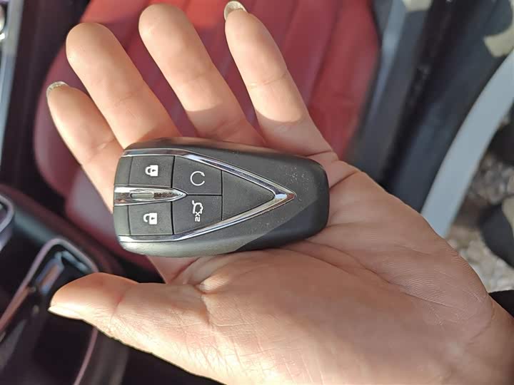 Фото 9 - Changan UNI-T