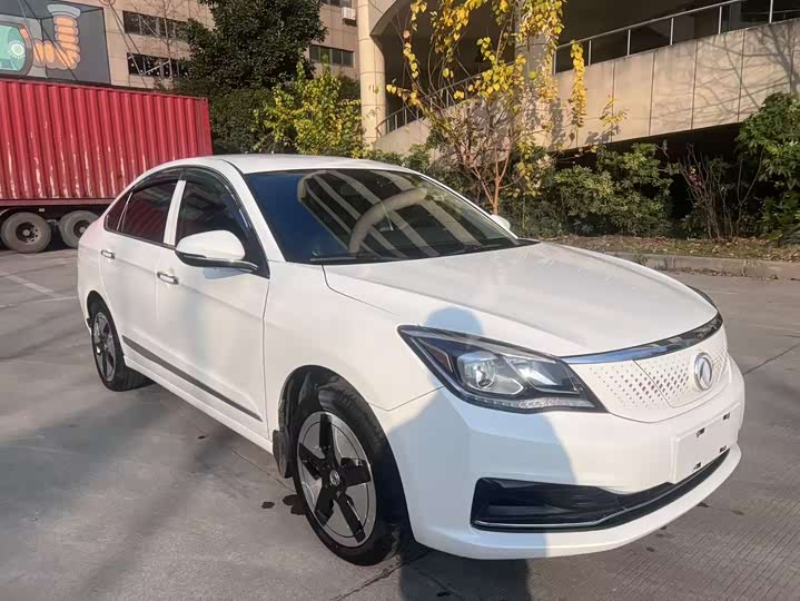 Фото 3 - Dongfeng Aeolus E70