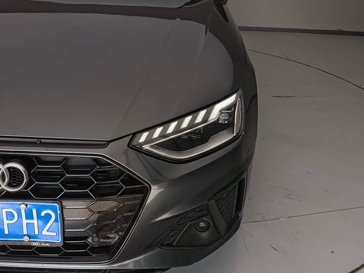 Фото 5 - Audi A4L