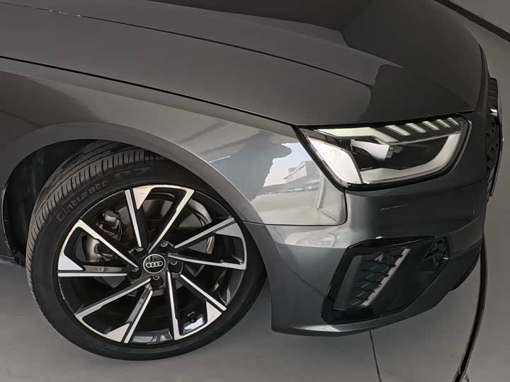 Фото 7 - Audi A4L