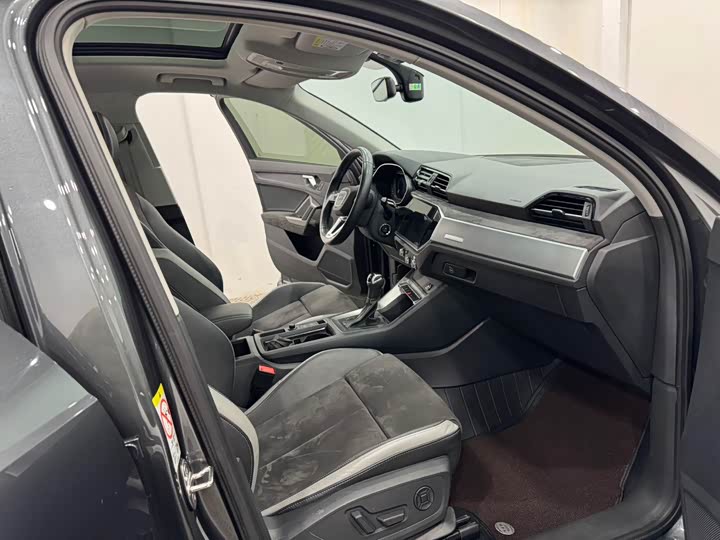 Фото 4 - Audi Q3