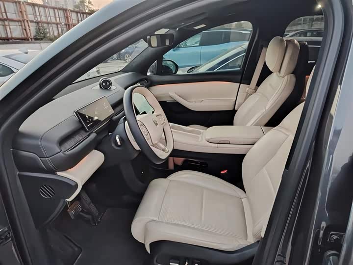 Фото 3 - Nio ES6