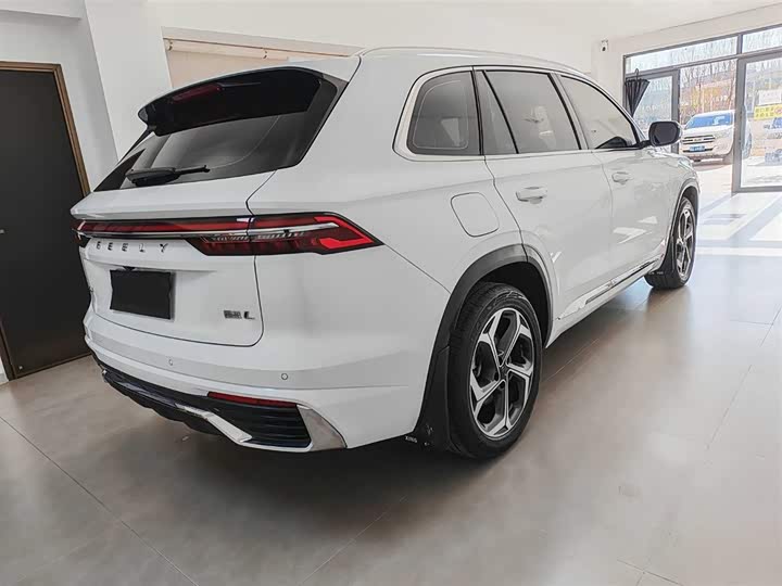 Фото 6 - Geely Monjaro