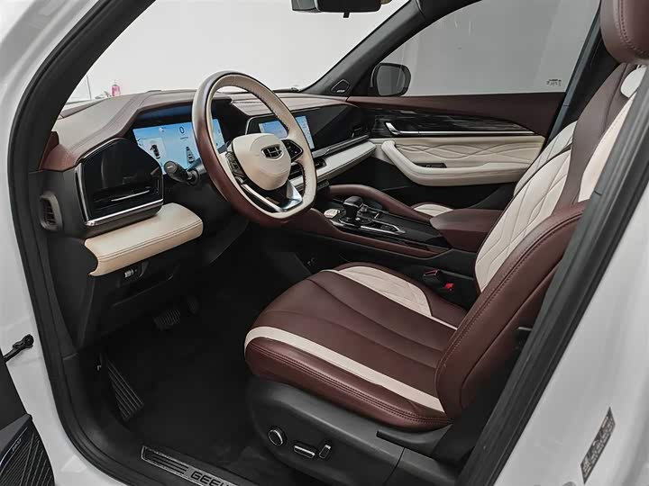 Фото 8 - Geely Monjaro