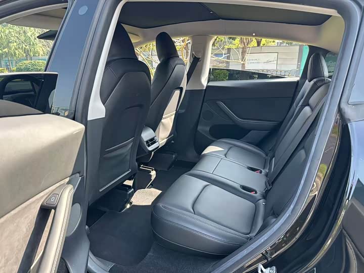 Фото 9 - Tesla Model Y