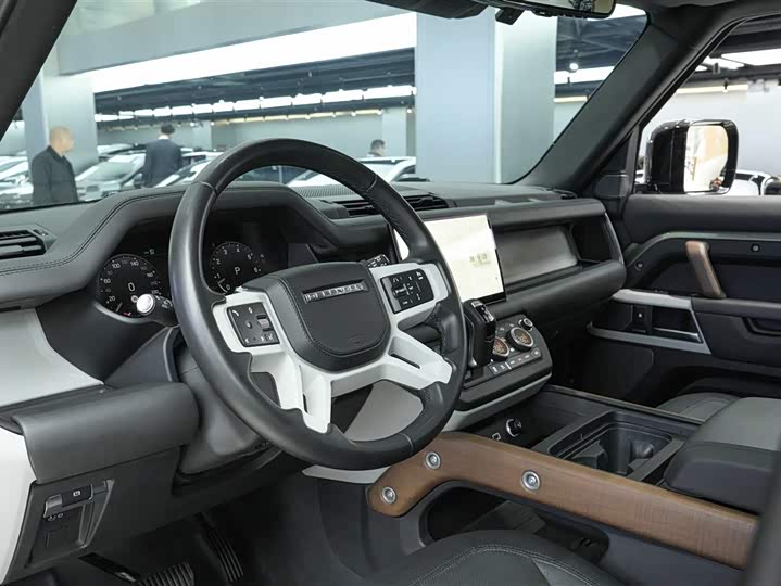 Фото 7 - Land Rover Defender