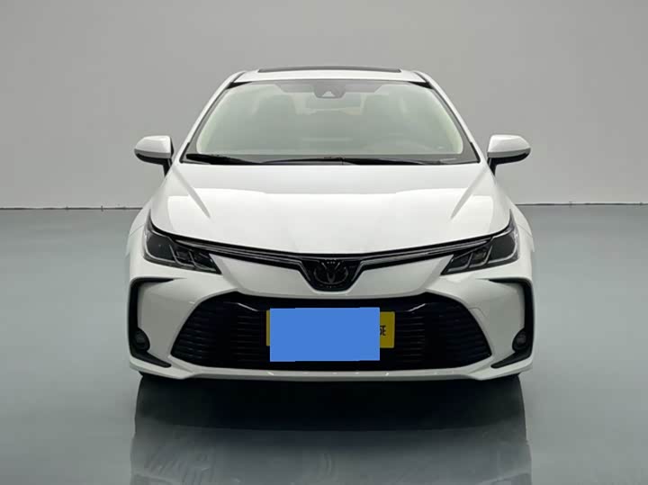 Фото 2 - Toyota Corolla