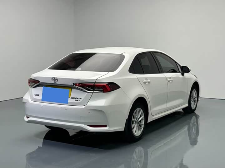 Фото 5 - Toyota Corolla