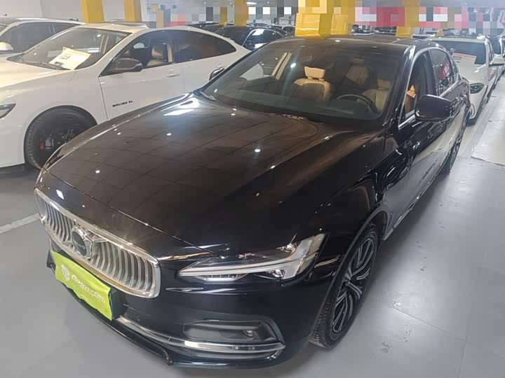 Фото 1 - Volvo S90