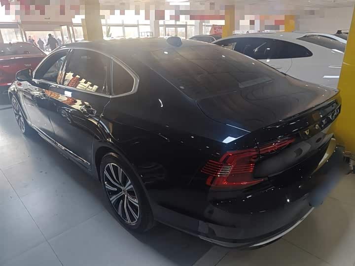 Фото 5 - Volvo S90