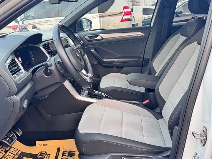 Фото 4 - Volkswagen T-Roc