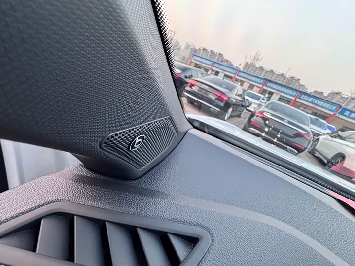 Фото 9 - Volkswagen T-Roc