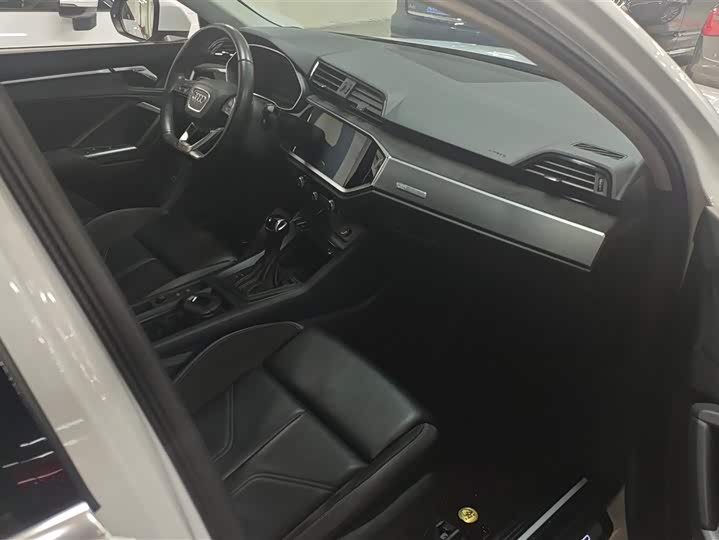 Фото 8 - Audi Q3 Sportback