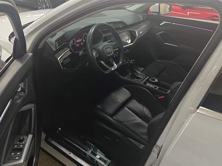 Фото 9 - Audi Q3 Sportback