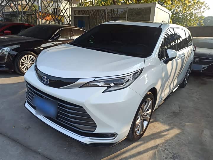 Фото 1 - Toyota Sienna