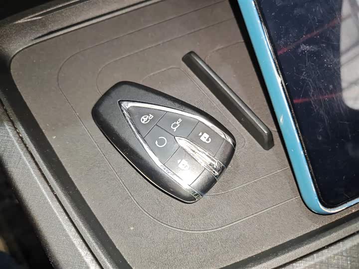 Фото 9 - Changan UNI-T