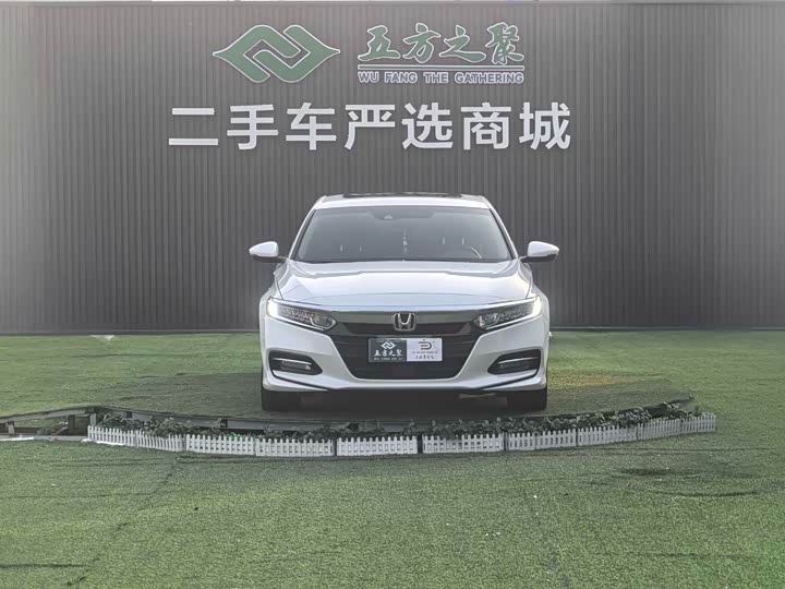 Фото 2 - Honda Accord