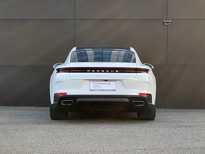 Фото 3 - Porsche Panamera