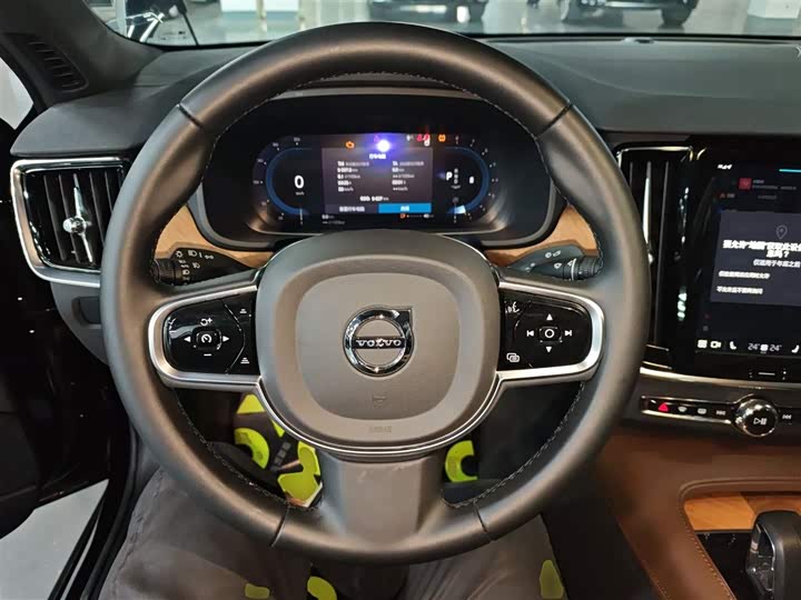 Фото 3 - Volvo S90