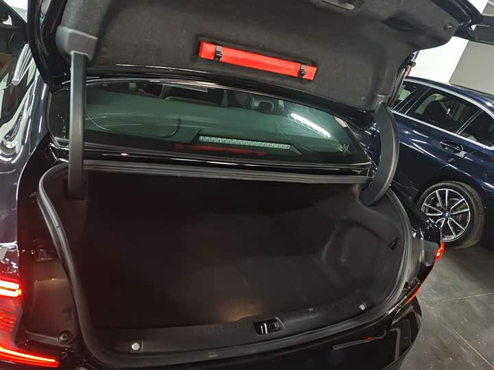 Фото 9 - Volvo S90