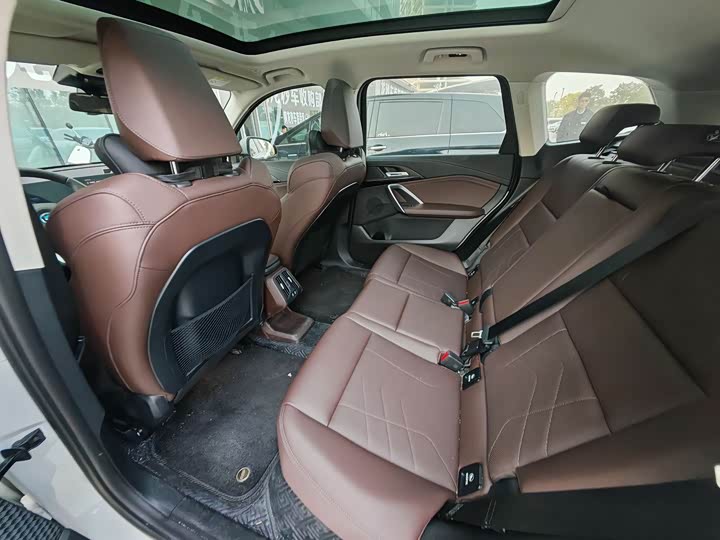 Фото 8 - BMW iX1