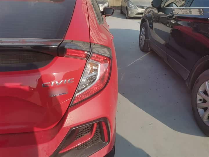 Фото 8 - Honda Civic