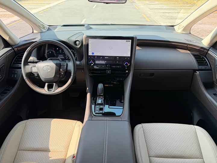 Фото 9 - Toyota Alphard