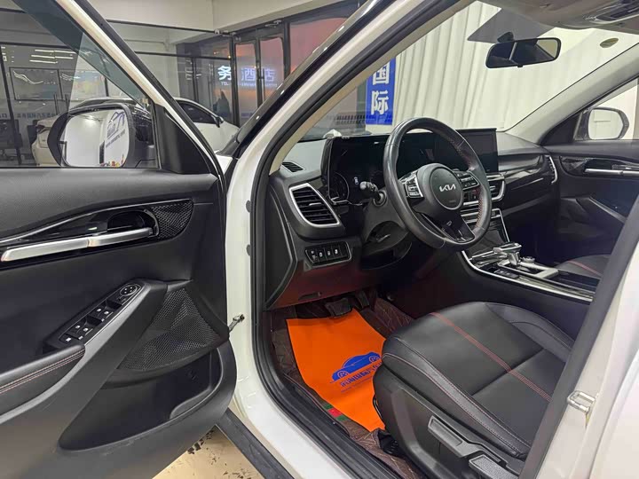 Фото 7 - Kia KX3