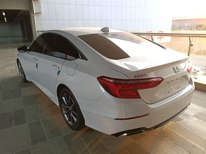 Фото 5 - Honda Inspire