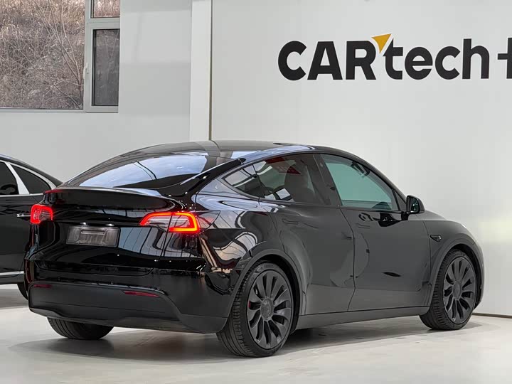 Фото 6 - Tesla Model Y